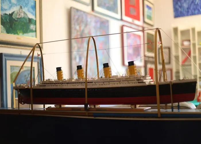 Artist's House Colosseum *